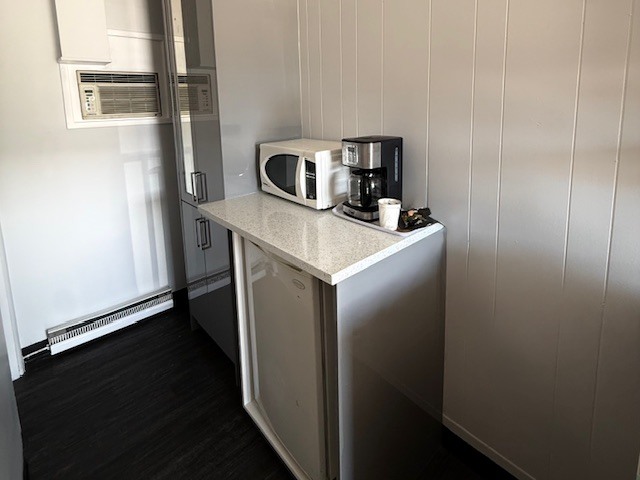Standard Room interior detail 5